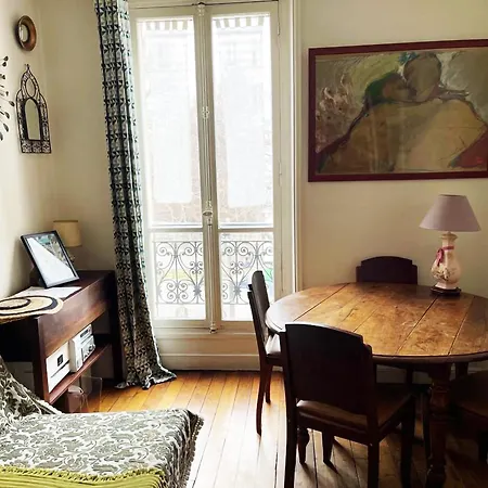 Flat In Montmartre/abbesses * Paris