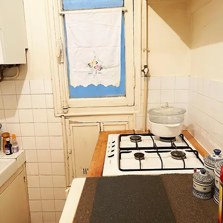 Flat In Montmartre/abbesses Paris